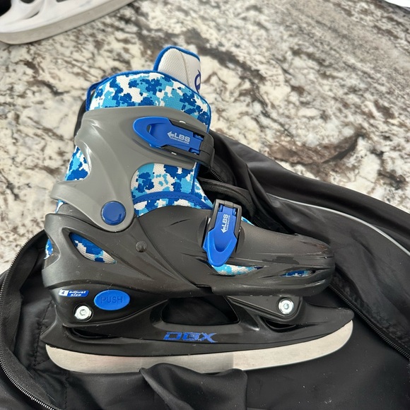 DBX Kids Adjustable Ice Skates. Size 1-4. - Picture 1 of 8